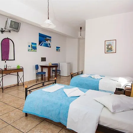East Guest house Fira (Santorini)