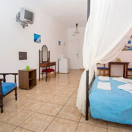 East 2* Fira (Santorini)