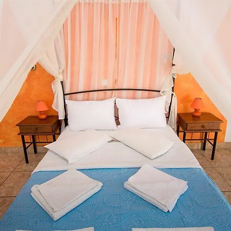 East Guest house Fira (Santorini)