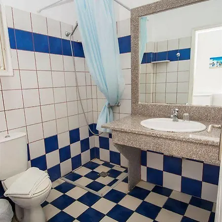East Guest house Fira (Santorini)