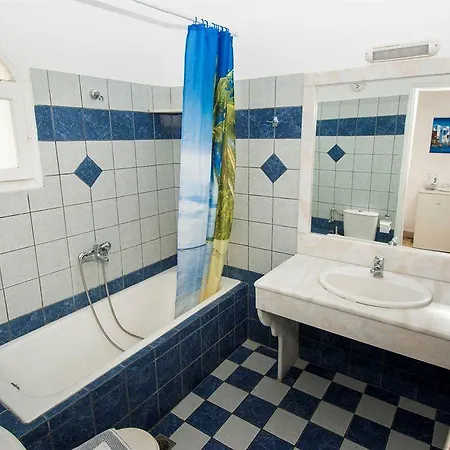 East 2* סנטוריני