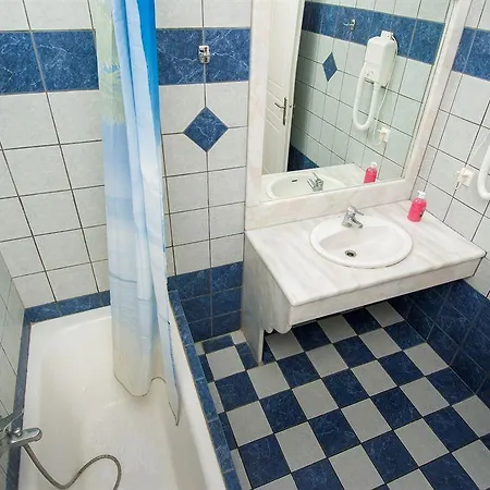 East 2* סנטוריני