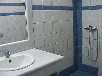 East 2* סנטוריני